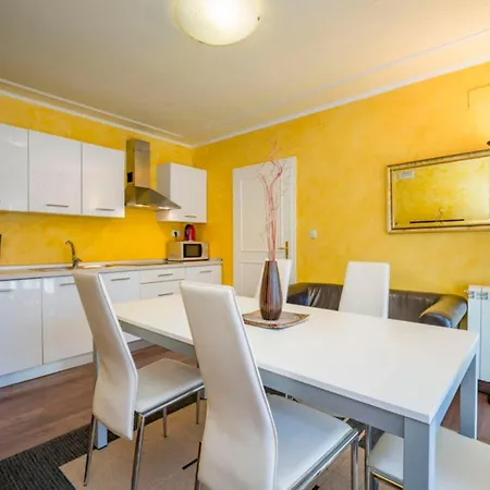 Rossella 1 Apartment
