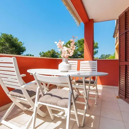 Rossella 1 Apartment