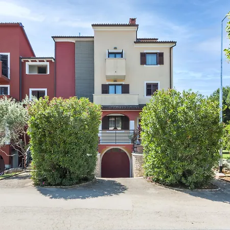 Apartments With Pool Villa Rossella 1 Apartman Rovinj