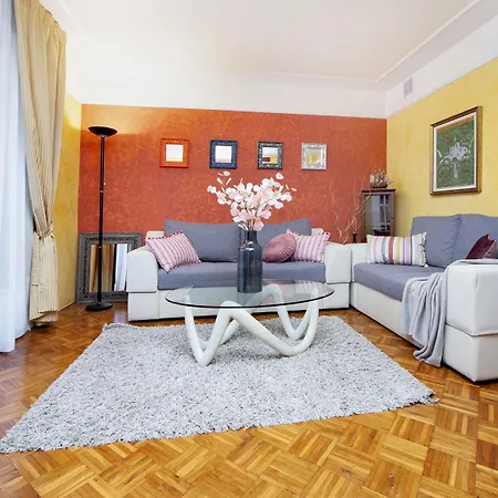 Apartment With Pool Rossella 1