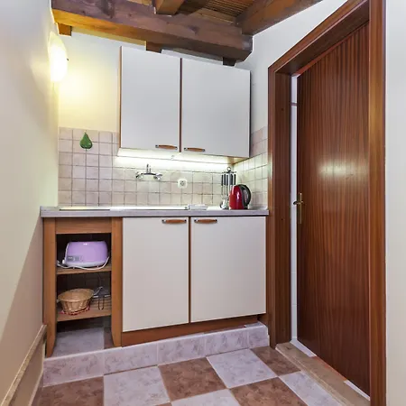 Apartment With Pool Rossella 1 *