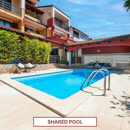 Apartments With Pool Villa Rossella 1 Apartman