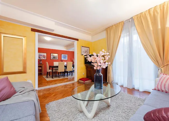 Apartman Apartments With Pool Villa Rossella 1 *