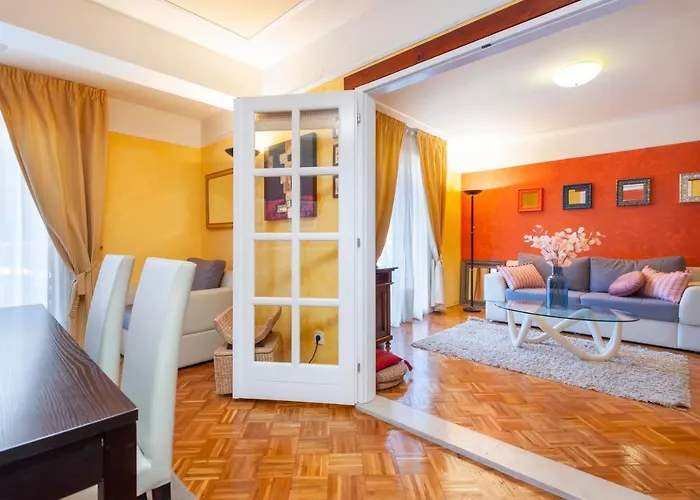 Apartments With Pool Villa Rossella 1 *