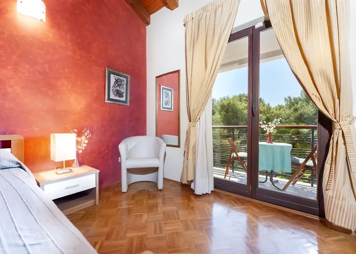 Apartman Apartments With Pool Villa Rossella 1 *