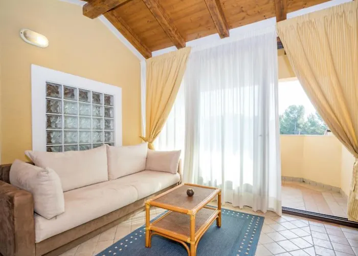Apartments With Pool Villa Rossella 1