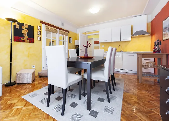 Apartments With Pool Villa Rossella 1 Apartman
