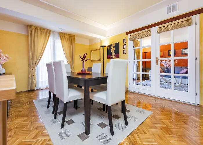Apartments With Pool Villa Rossella 1 *