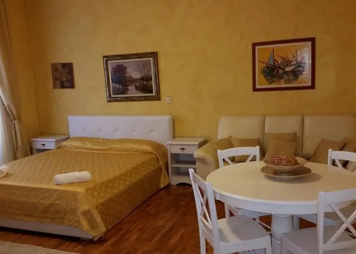 Apartments With Pool Villa Rossella 1 Apartman *