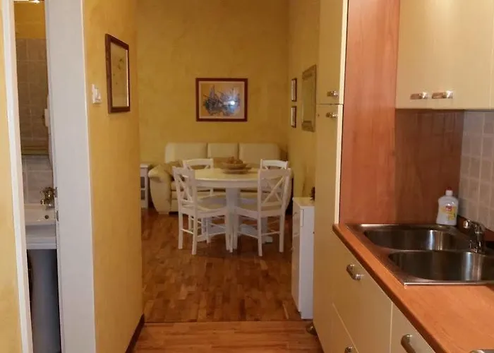 Apartman Apartments With Pool Villa Rossella 1 *