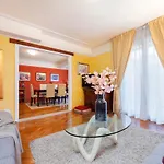 Apartment With Pool Rossella 1 *