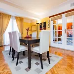 Apartment With Pool Rossella 1