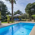 With Pool Rossella 1 * Rovinj